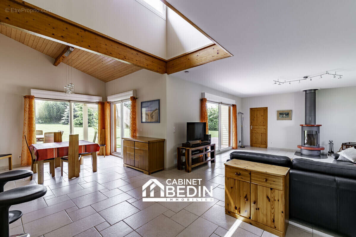 Maison à CUBZAC-LES-PONTS