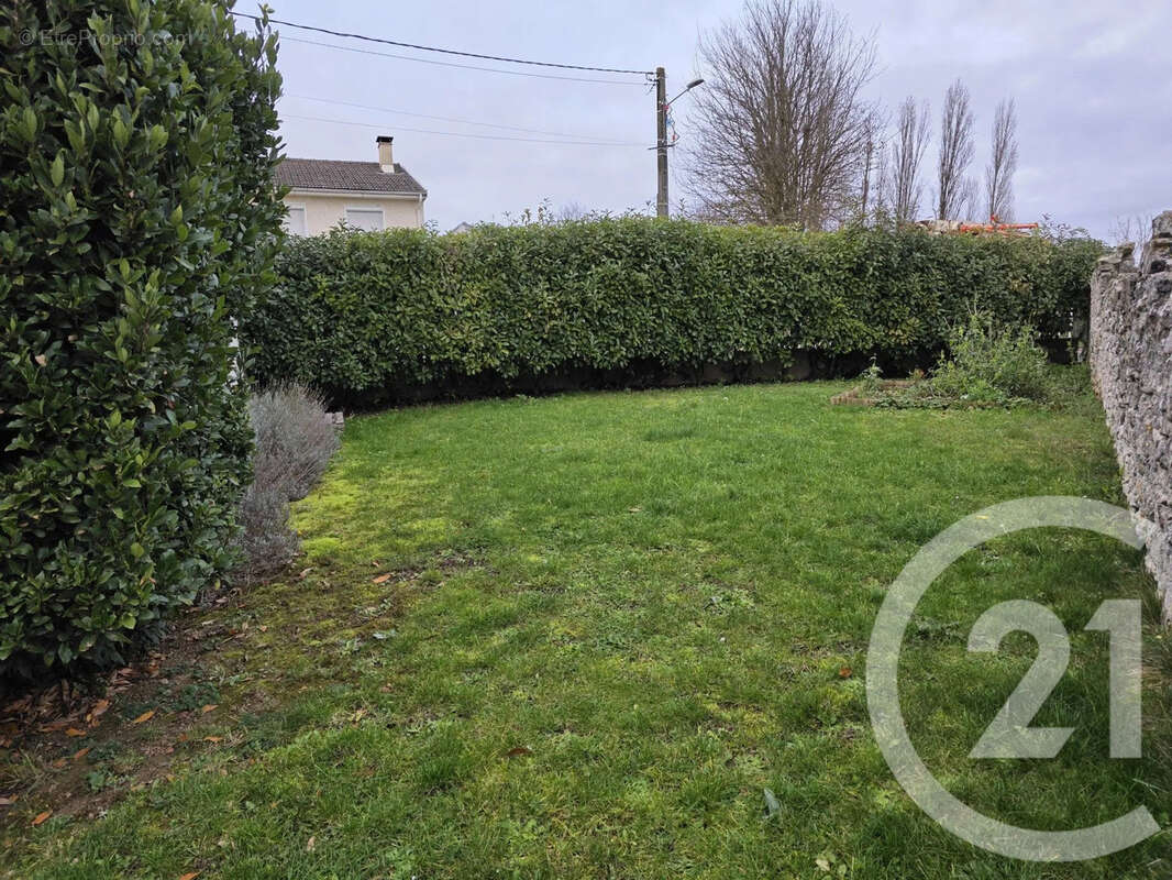 Maison à DOUY-LA-RAMEE