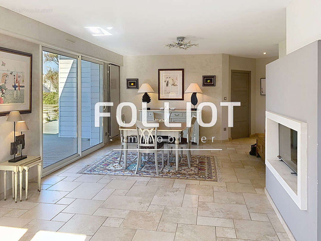 Maison à AGON-COUTAINVILLE