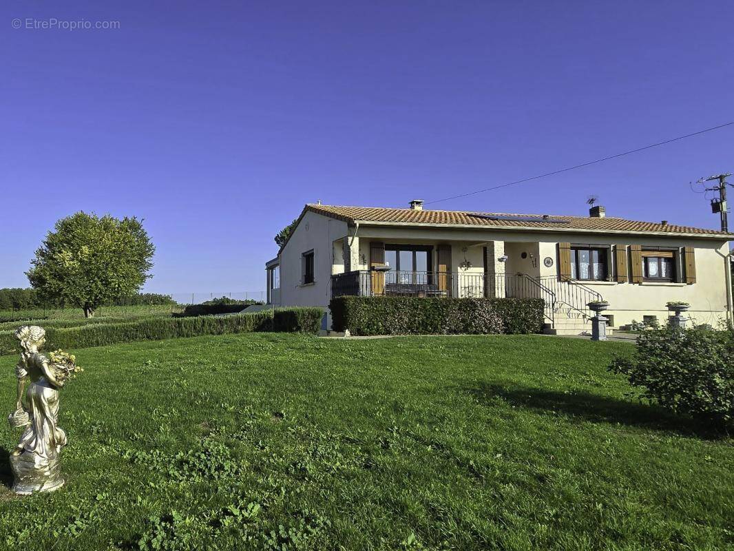 Maison à FONTAINE-CHALENDRAY