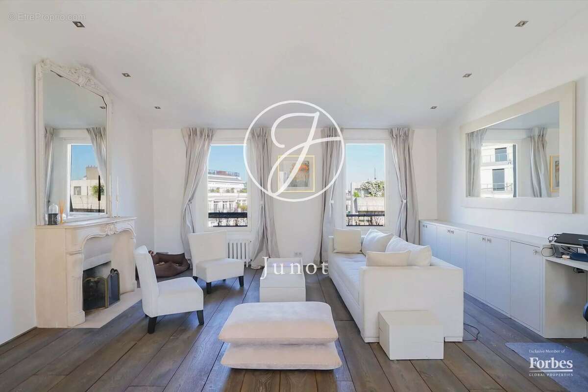 Appartement à PARIS-7E