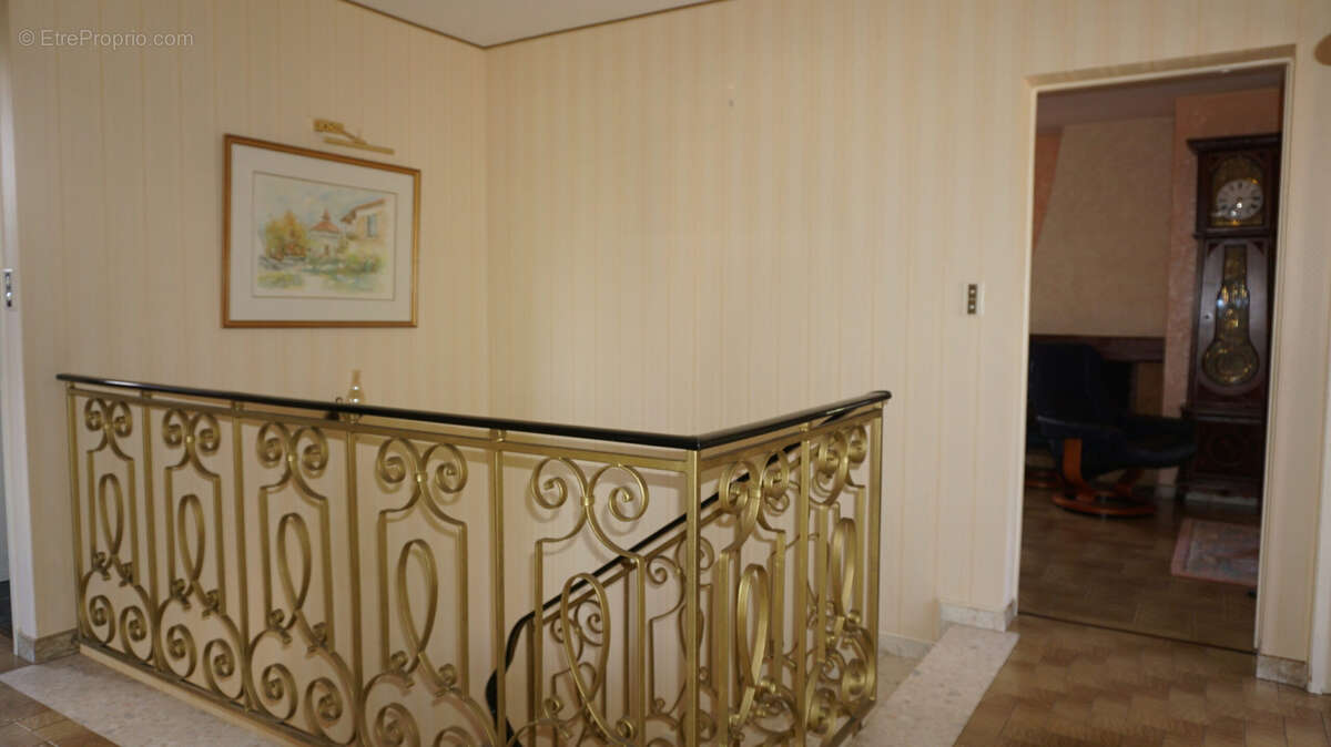 Maison à CASTELNAU-MONTRATIER