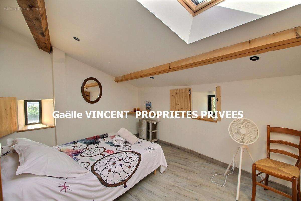 Maison à SAINT-JULIEN-MOLIN-MOLETTE