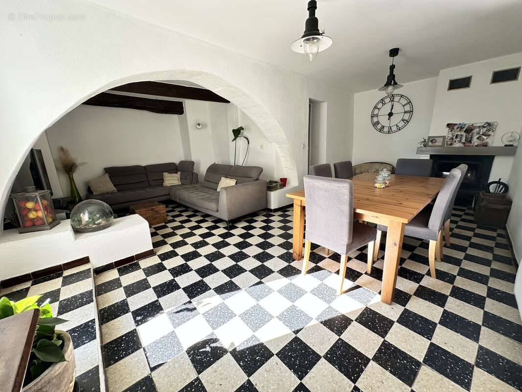 Maison à SIX-FOURS-LES-PLAGES