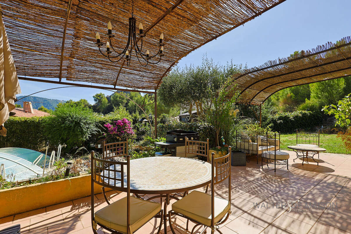 Maison à LE REVEST-LES-EAUX