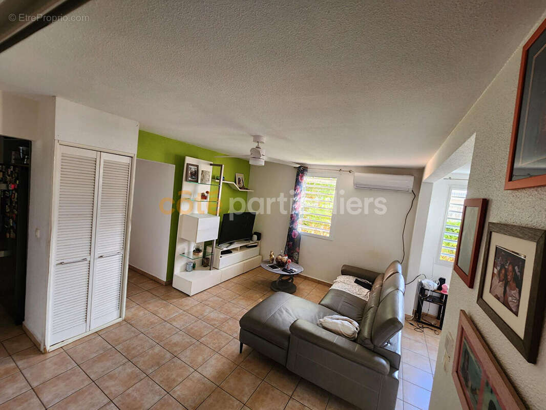 Appartement à BAIE-MAHAULT