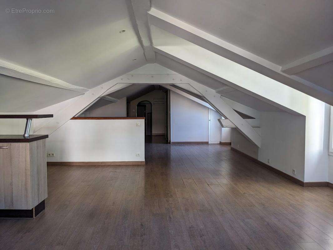 Appartement à BARGEMON