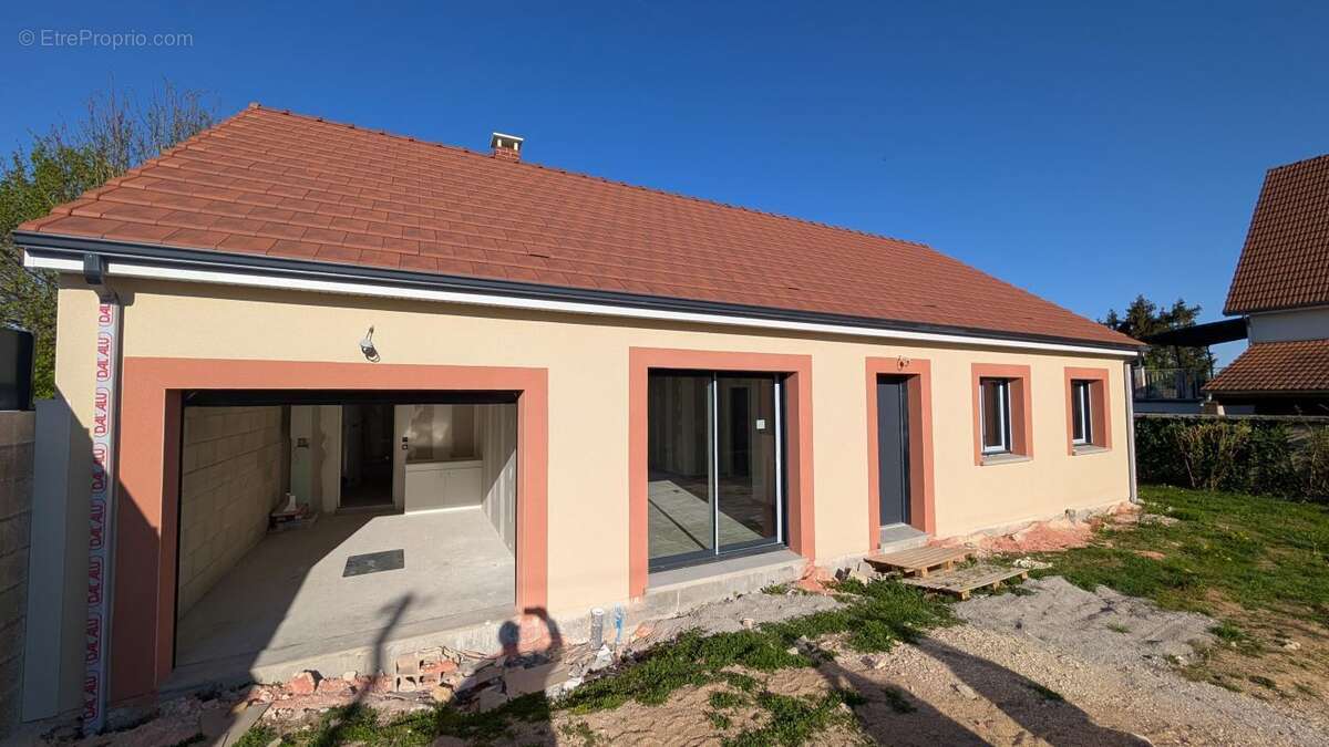 Maison à LONGECOURT-EN-PLAINE