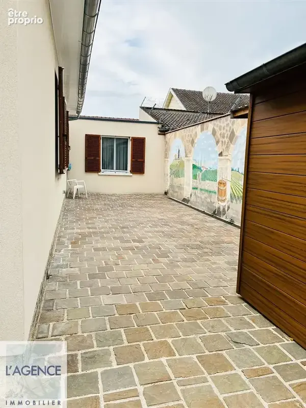 Maison de type 6 avec jardin. - photo 9