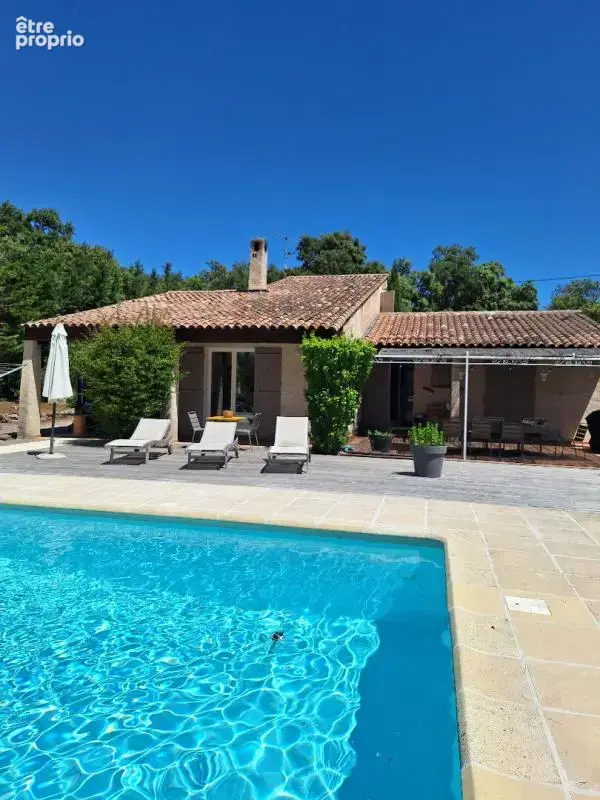 Villa de 121m², piscines, terrain de 1900m², garage - photo 2
