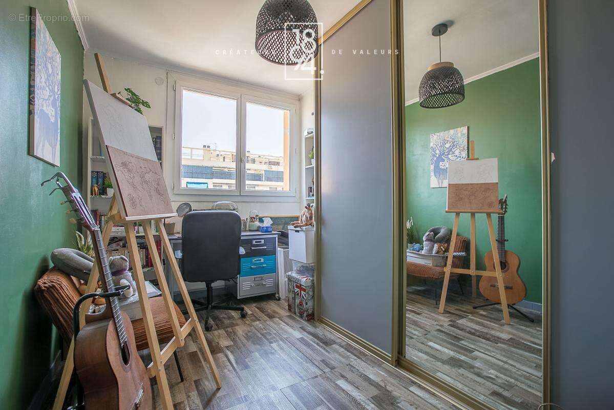 Appartement à MARSEILLE-4E