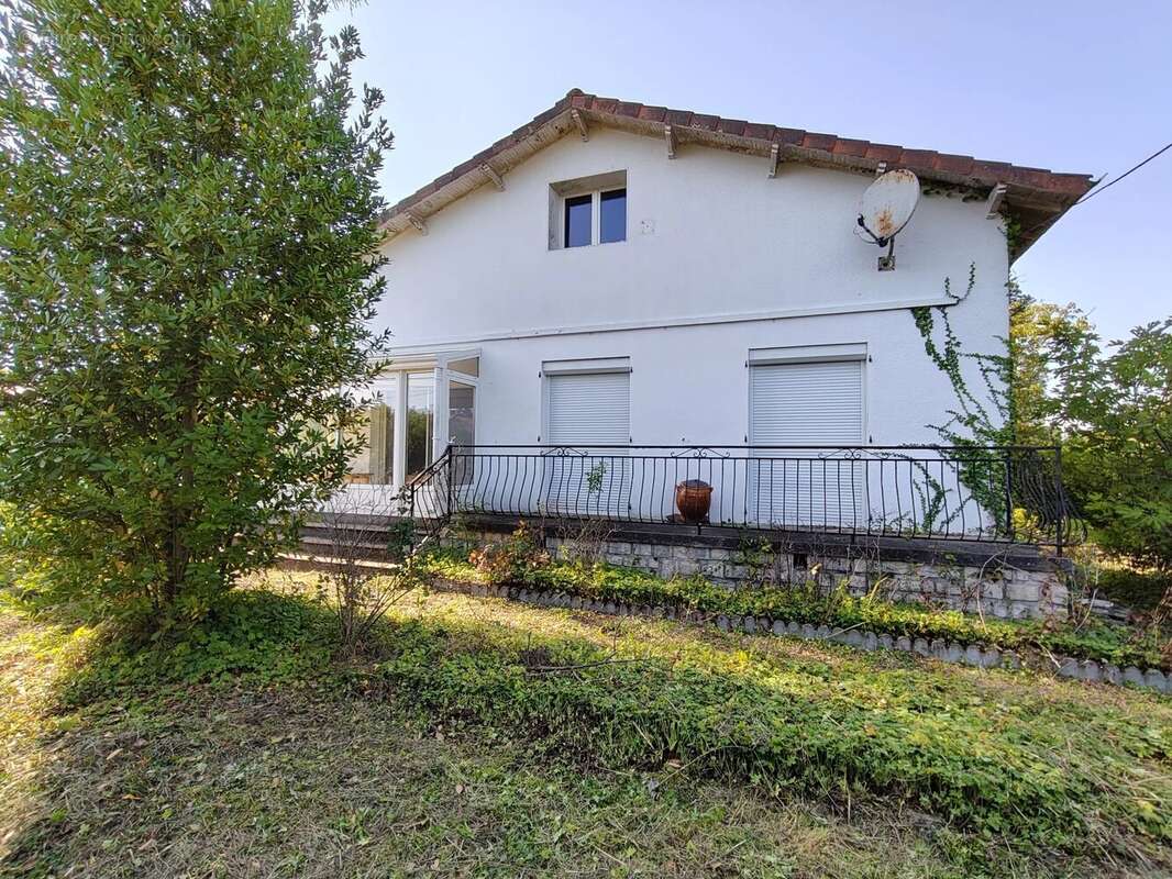 Maison à PIEGUT-PLUVIERS