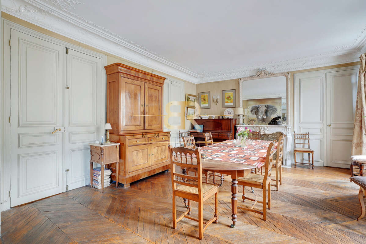 Appartement à PARIS-10E