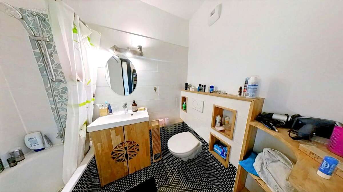 Appartement à COMBS-LA-VILLE