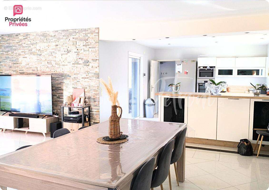 Maison à ROQUEBRUNE-SUR-ARGENS