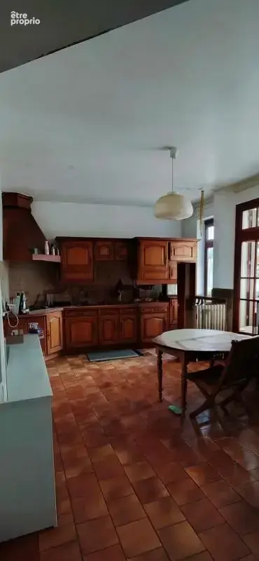 Maison familiale de 240 m2   5 chambres   Dépendances   Terr - photo 8