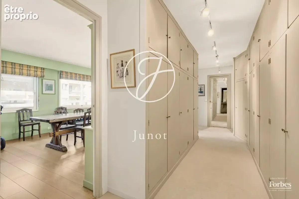 Paris 16e - PASSY / RUE LEKAIN - Appartement à vendre - 5 pièces - 130,21m² Carrez - 4 chambres. - photo 10