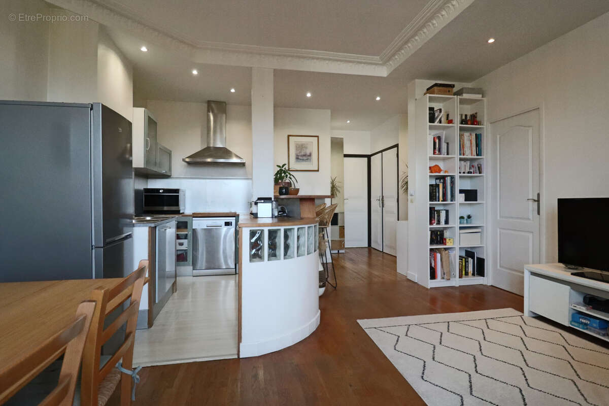 Appartement à LE PERREUX-SUR-MARNE