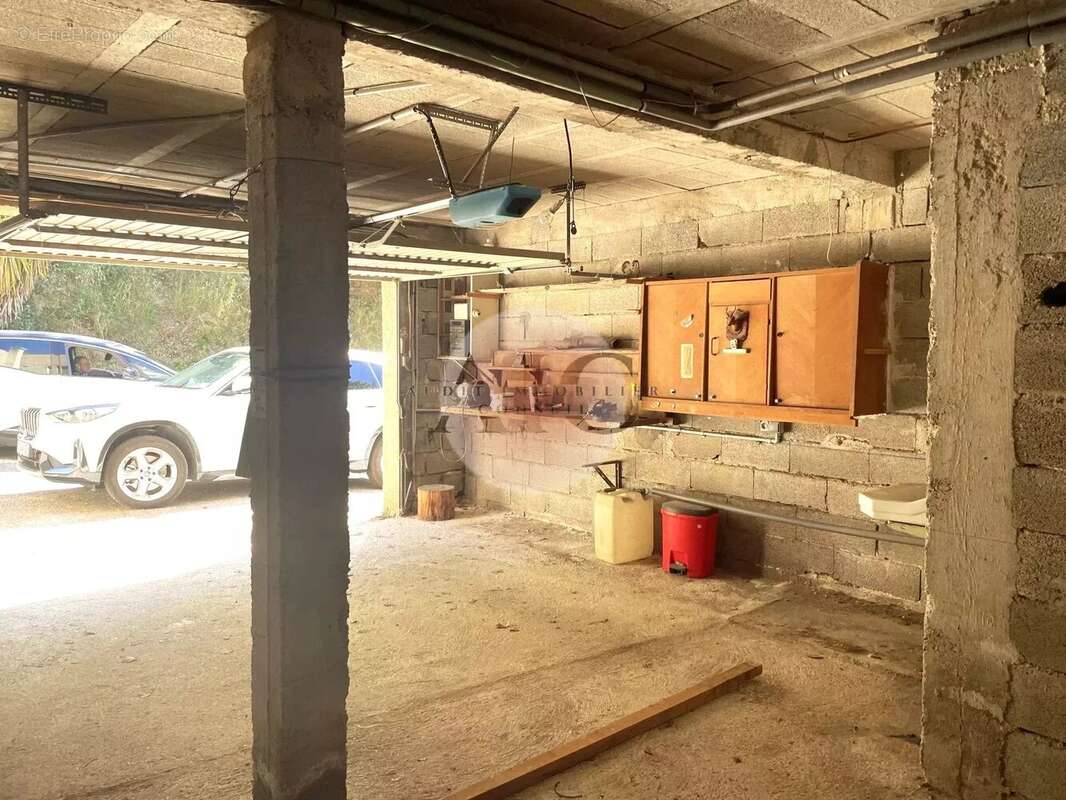 Maison à TOURRETTES