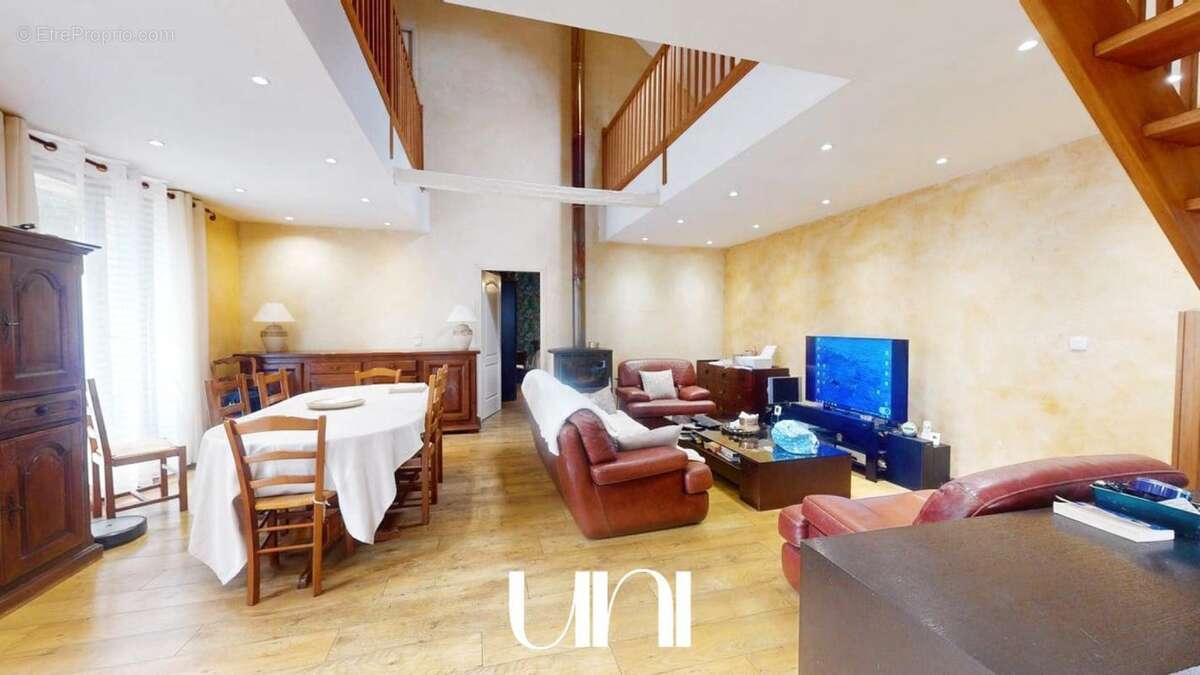 Maison à MEZIDON-CANON