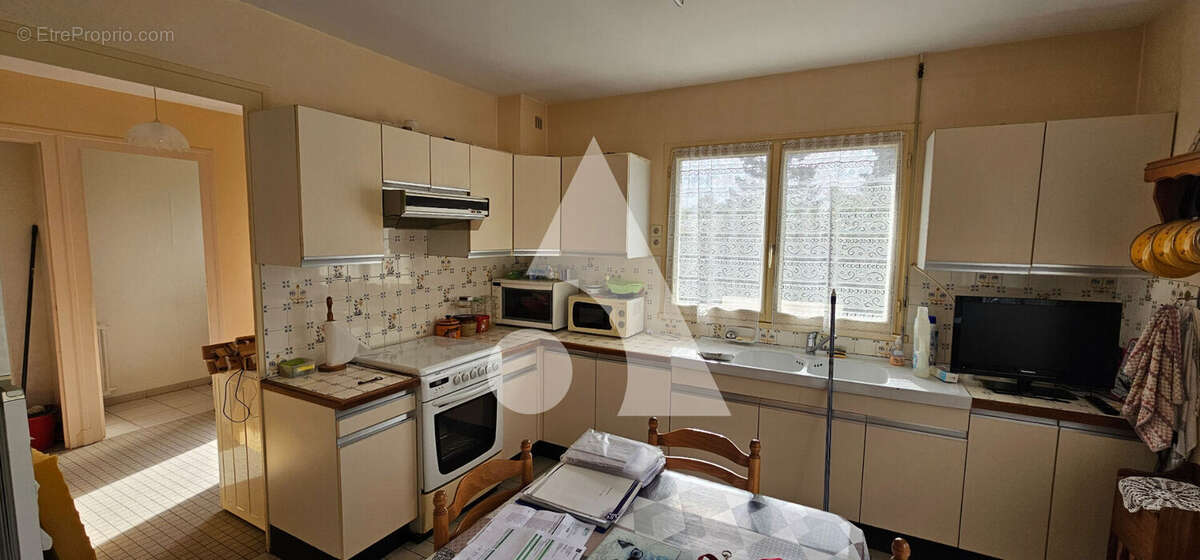 Maison à CHAILLEVETTE