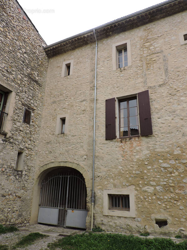 Appartement à PEYRUIS