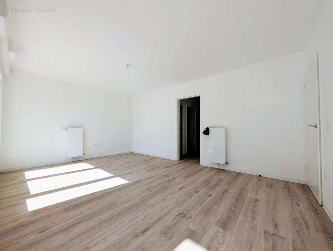 Appartement à LES CLAYES-SOUS-BOIS