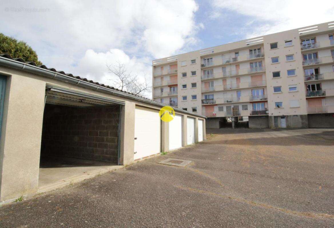 Appartement à NERIS-LES-BAINS