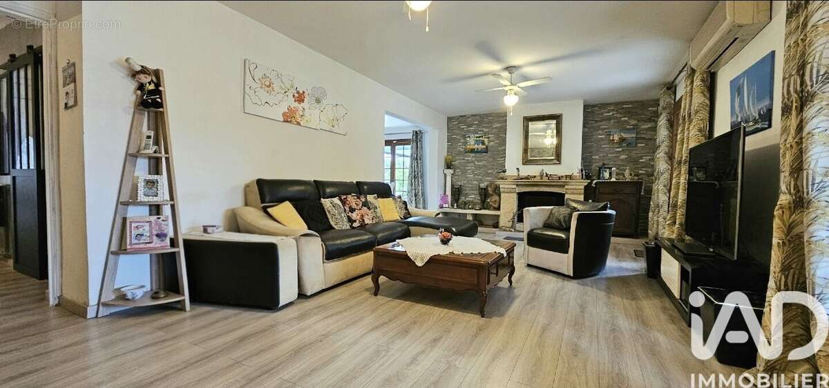 Photo 2 - Maison à PUGET-SUR-ARGENS