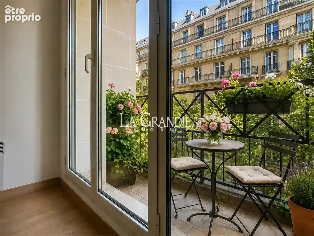 Appartement à PARIS-16E