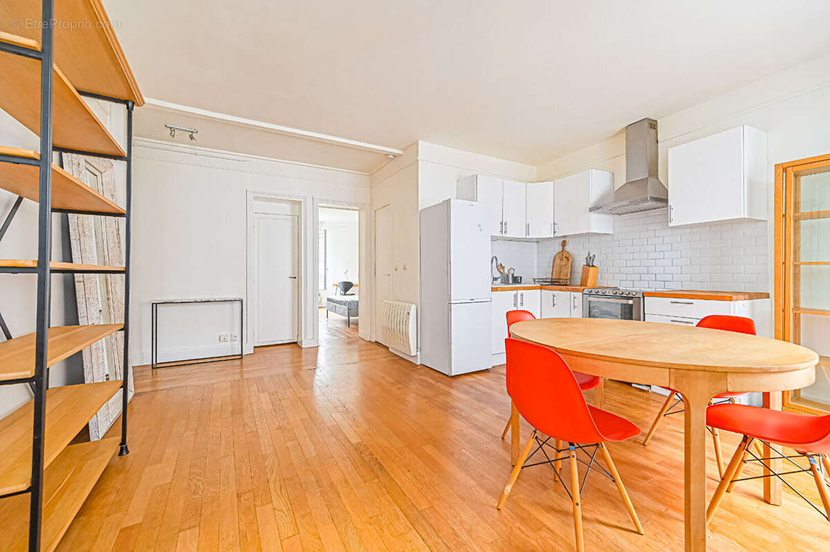 Appartement à PARIS-11E