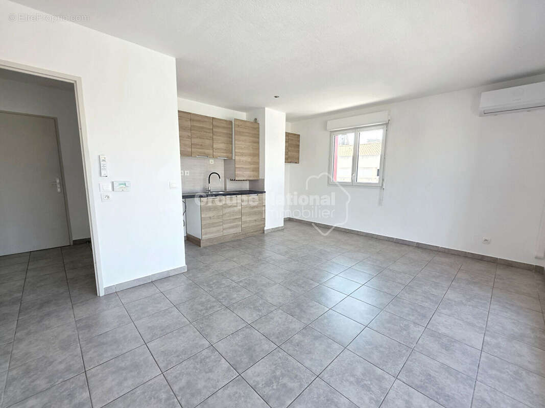 À vendre -Bel appartement T2 de 43 m² avec grande terrasse et double parking -Centre-ville de Miramas - photo 5