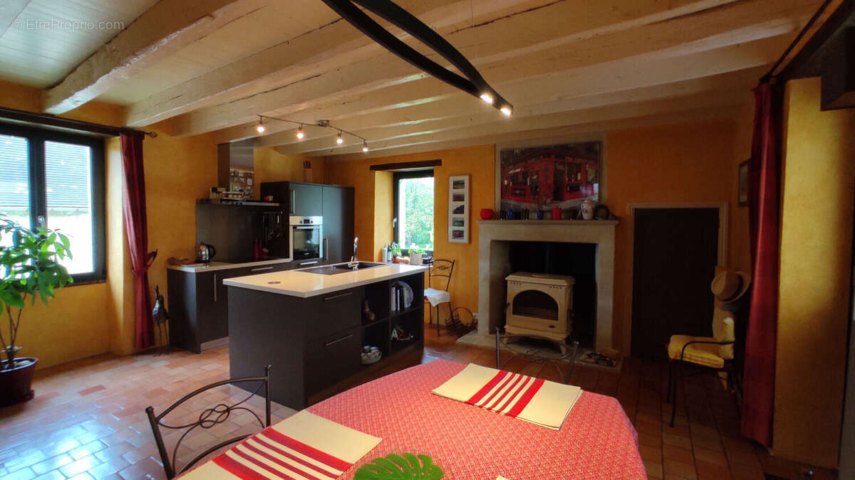 Maison à SAINT-SAUVEUR