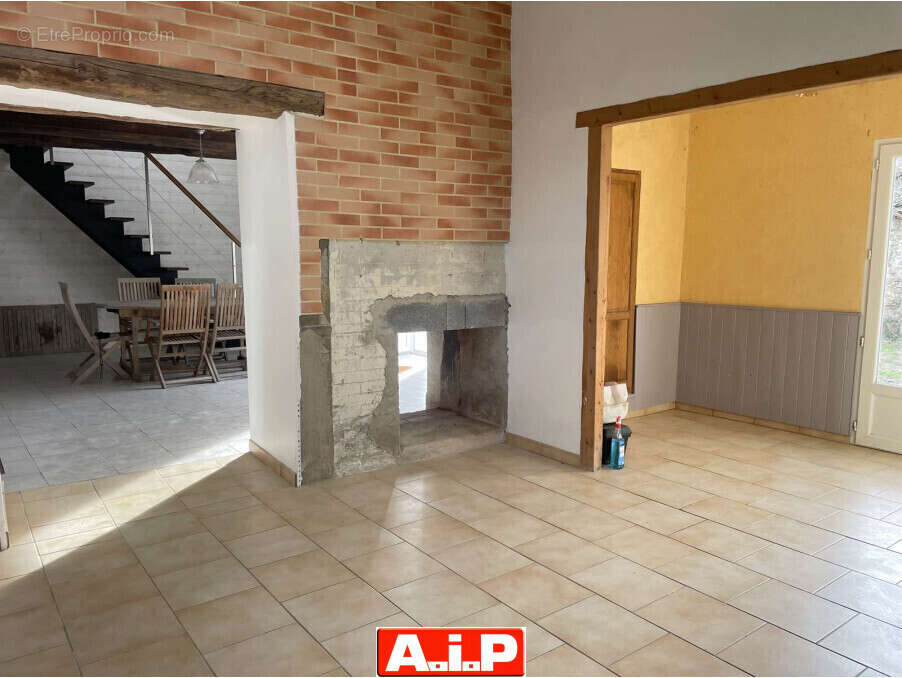 Maison à SAINT-MAURICE-LE-GIRARD