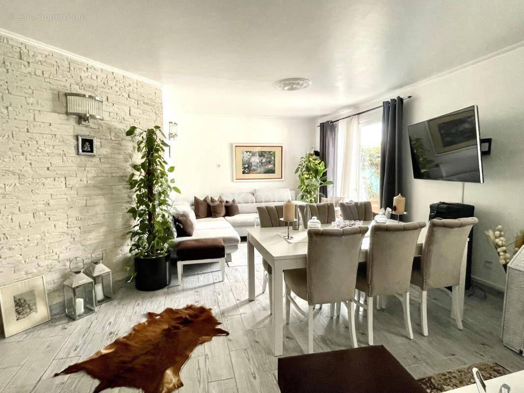 Maison à LE BLANC-MESNIL