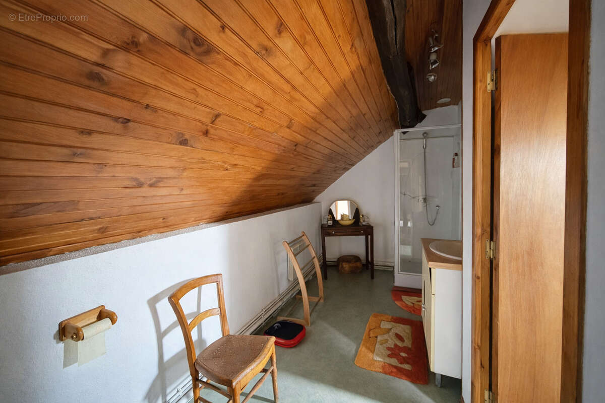 Maison à SAINT-PRIEST-LA-MARCHE