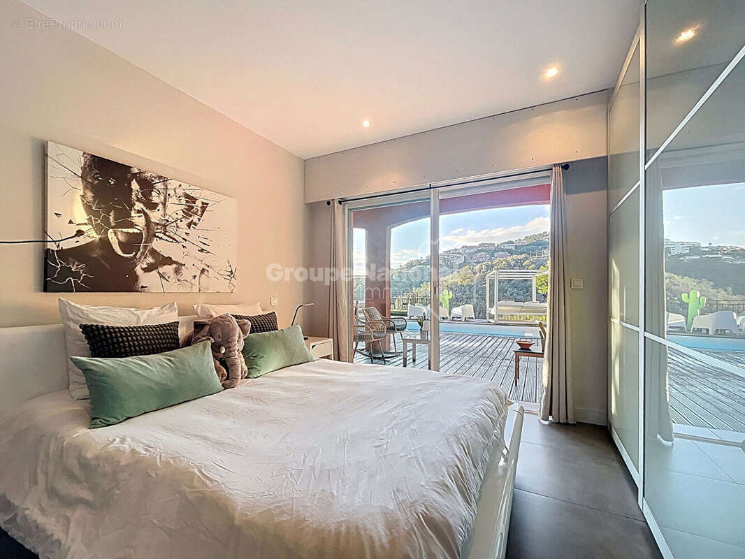 Maison à MANDELIEU-LA-NAPOULE