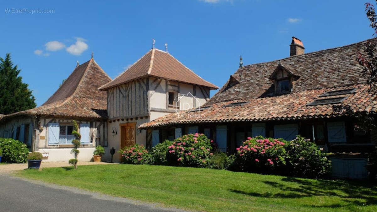 Maison à SAINT-LAURENT-DES-HOMMES