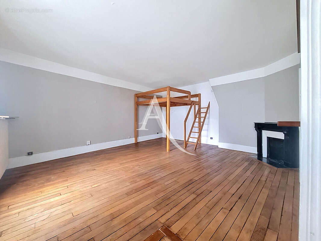 Appartement à PARIS-11E