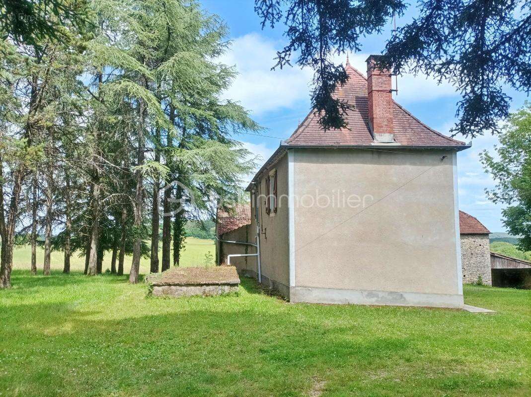 Authentique propriété en pierre avec dépendances sur près de 5 hectares de terrain - photo 23