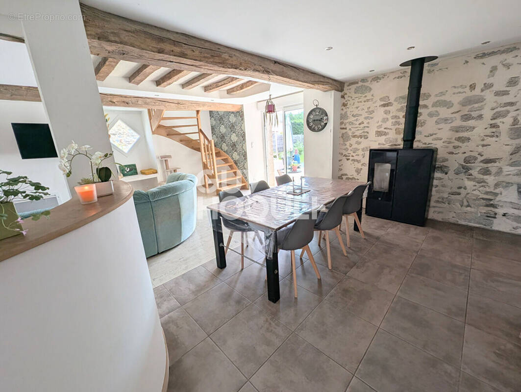 Maison à CHEMAZE