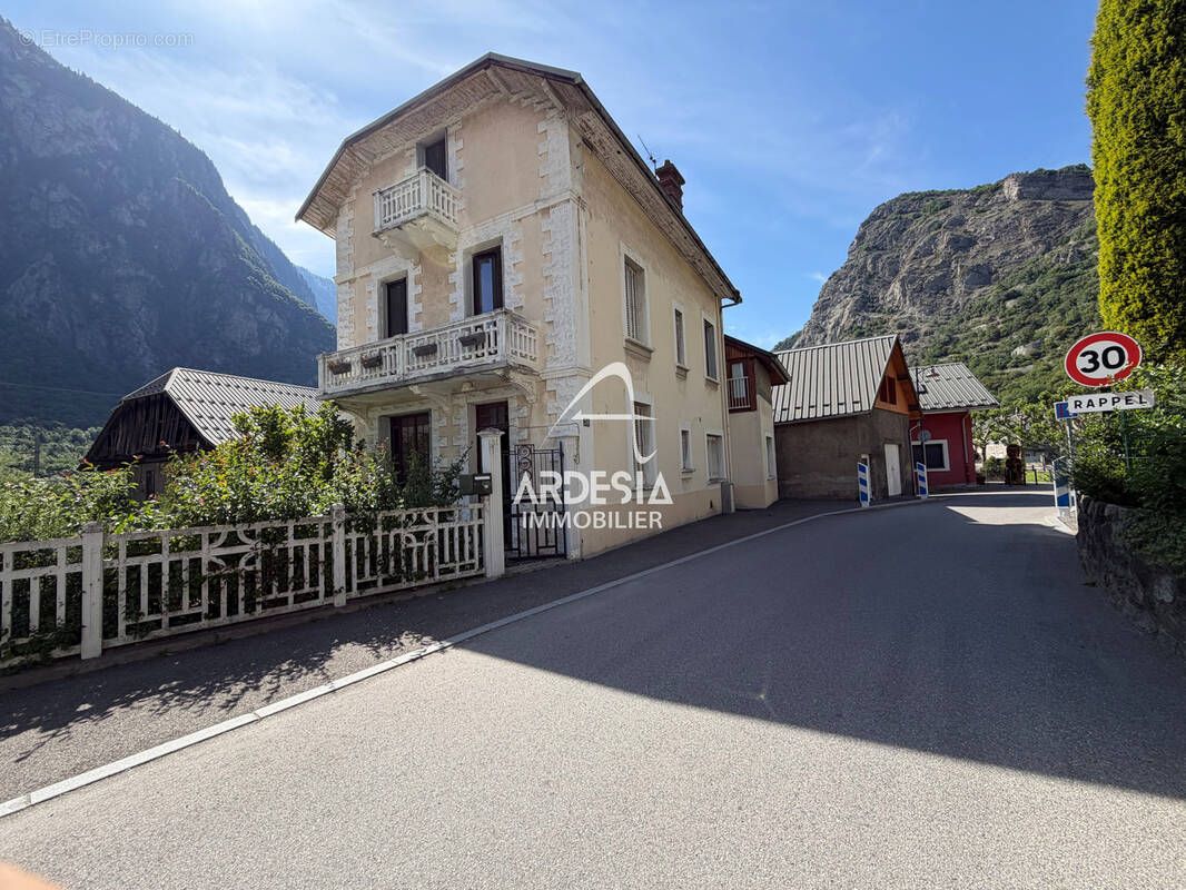 Maison à JARRIER