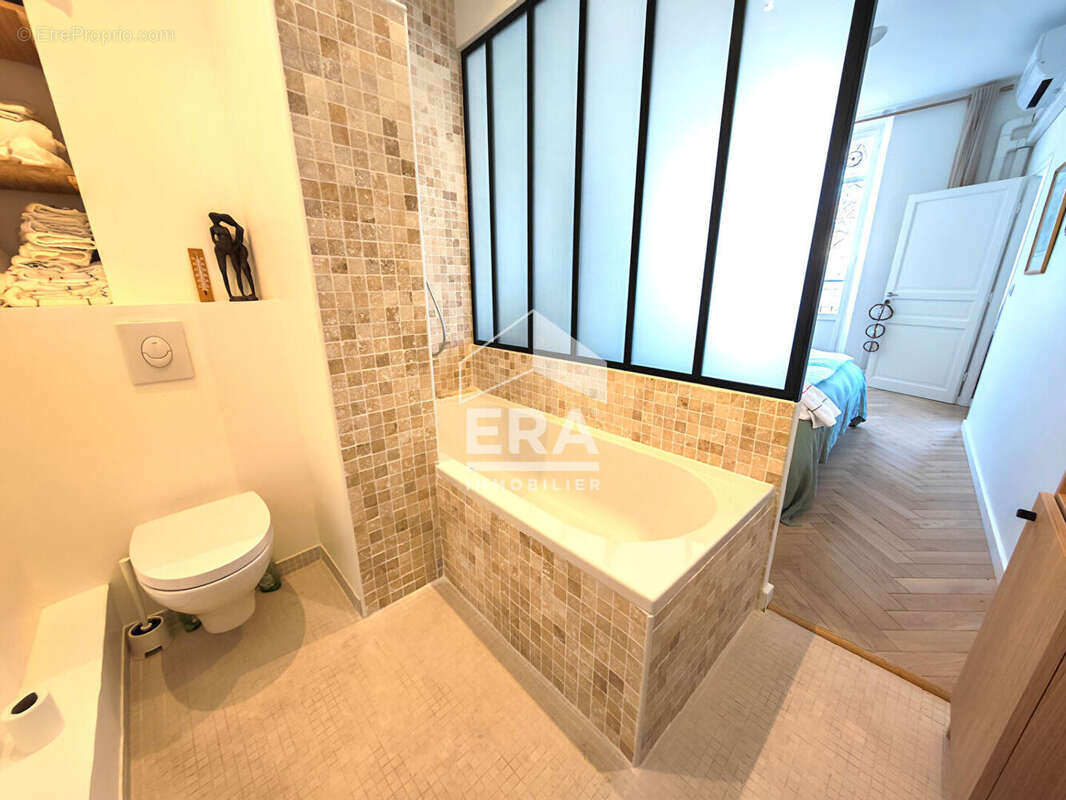 Appartement à MARSEILLE-5E