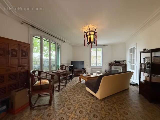 Maison à OLLAINVILLE