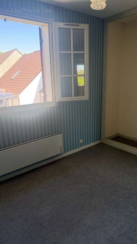 Maison, à rénover. 102 m2 habitables. Quatre chambres - photo 13