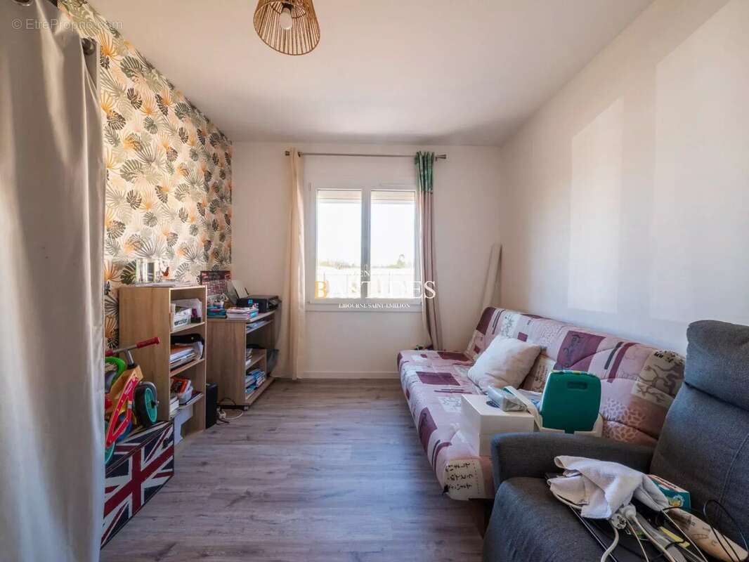 Maison à COUTRAS