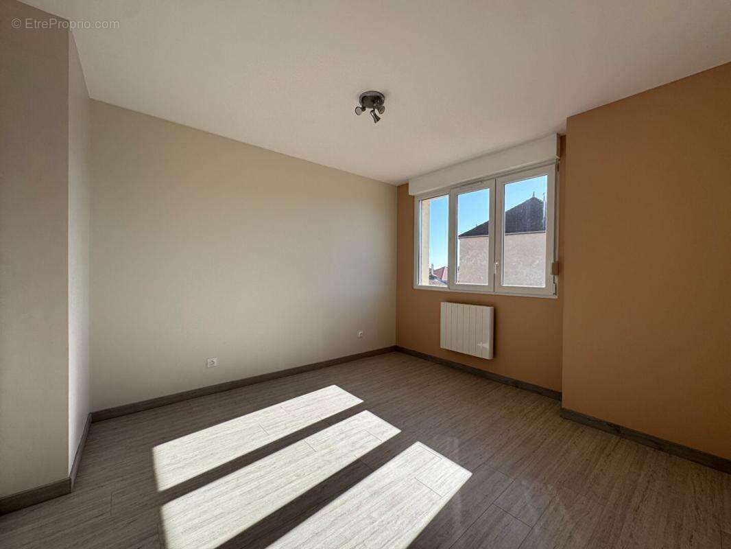 Appartement à ARS-SUR-MOSELLE