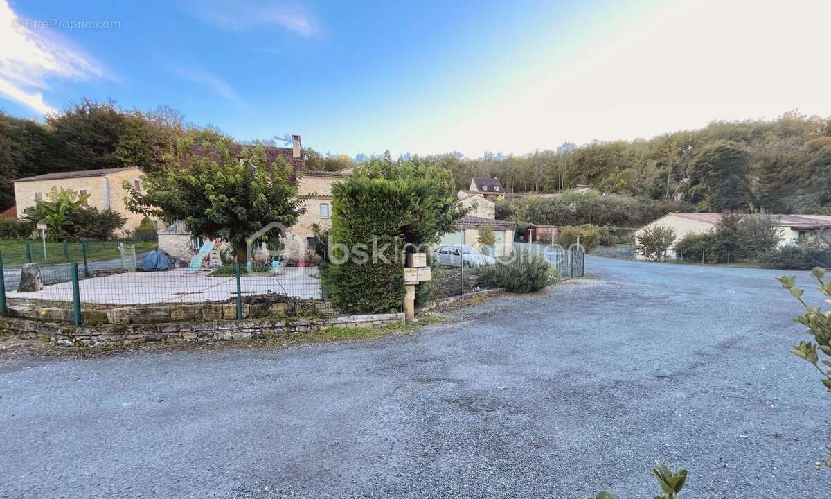 Ensemble de cinq maisons toutes louées - photo 23