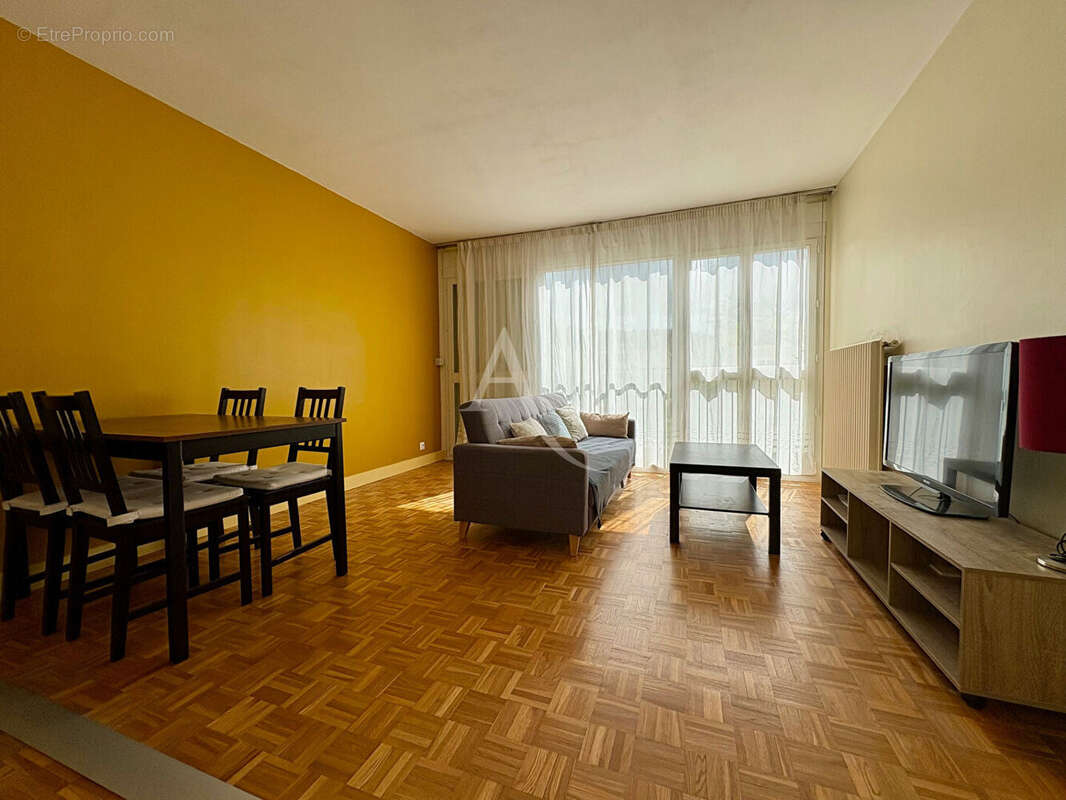 Appartement à GIF-SUR-YVETTE