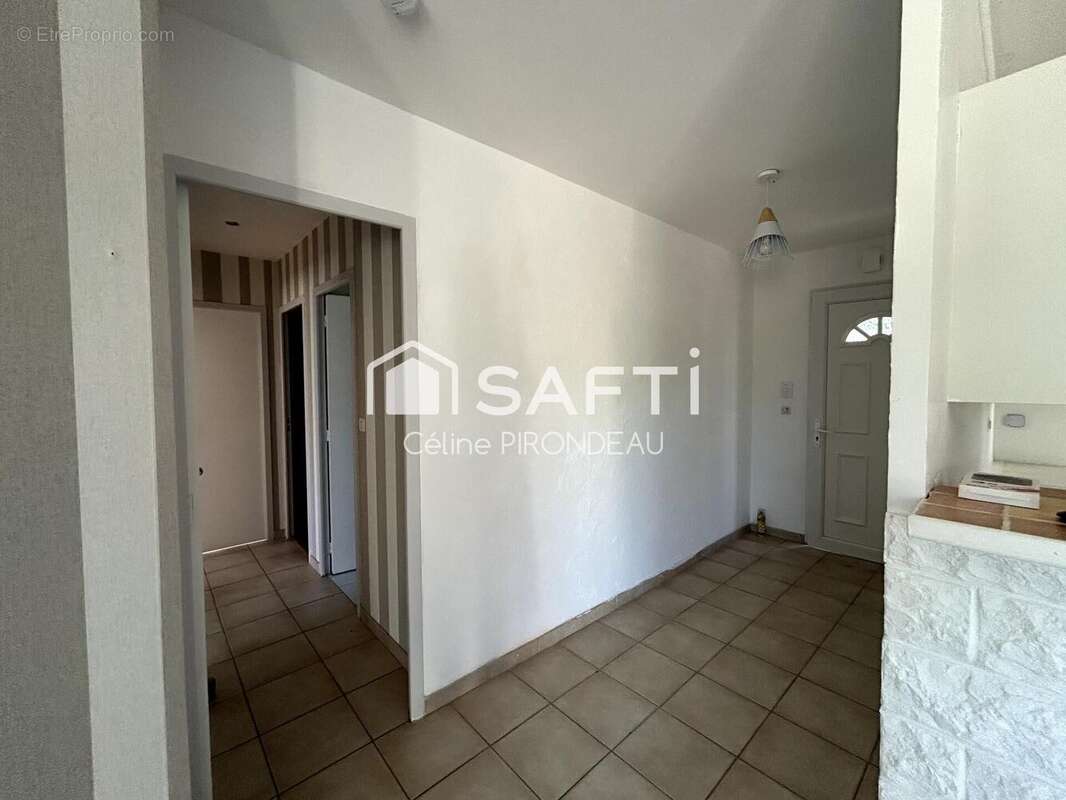 Maison 104 m² à Brain-Sur-Allonnes  - photo 6
